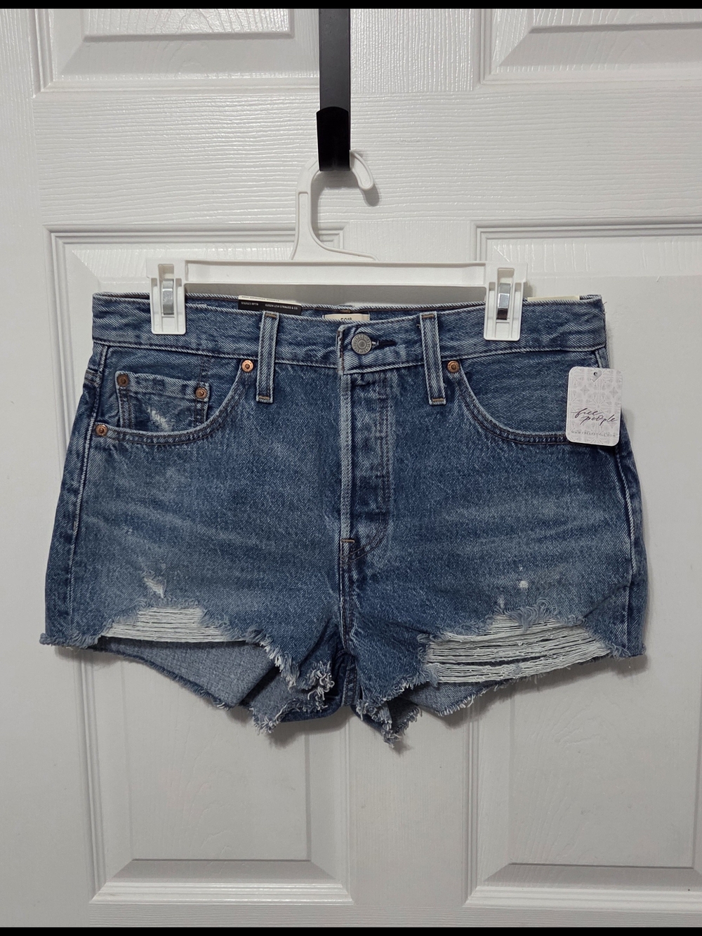 Free People x Levi’s 501 Distressed Denim Shorts Size 28 NWT
